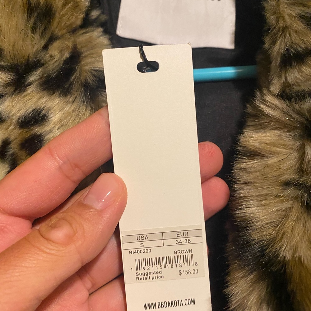 Coat! - Picture 5 of 5